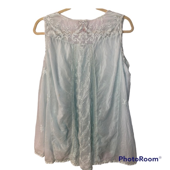 Women's Sleeveless Lace Top - Light Blue - Picture 3 of 5